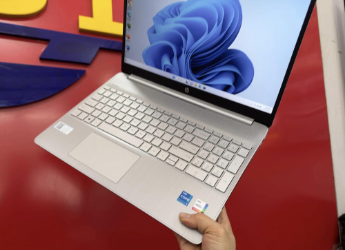 HP 15S-FQ2XXX I5-1135G7 / RAM 16GB / SSD 512GB / MÀN 15.6″ IPS FULLHD / VGA INTEL IRIS XE GRAPHICS