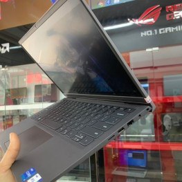 Dell Vostro 5410 , CPU i5-11320H / RAM 16GB / SSD 512GB / 14FHD