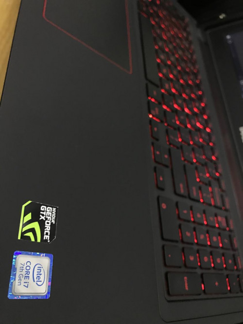 DELL INSPIRON 5577 I7-7700HQ / RAM 8GB / SSD 128GB + HDD 500GB / MÀN 15.6″ IPS FULLHD / NVIDIA GEFORCE GTX 1050 4GB